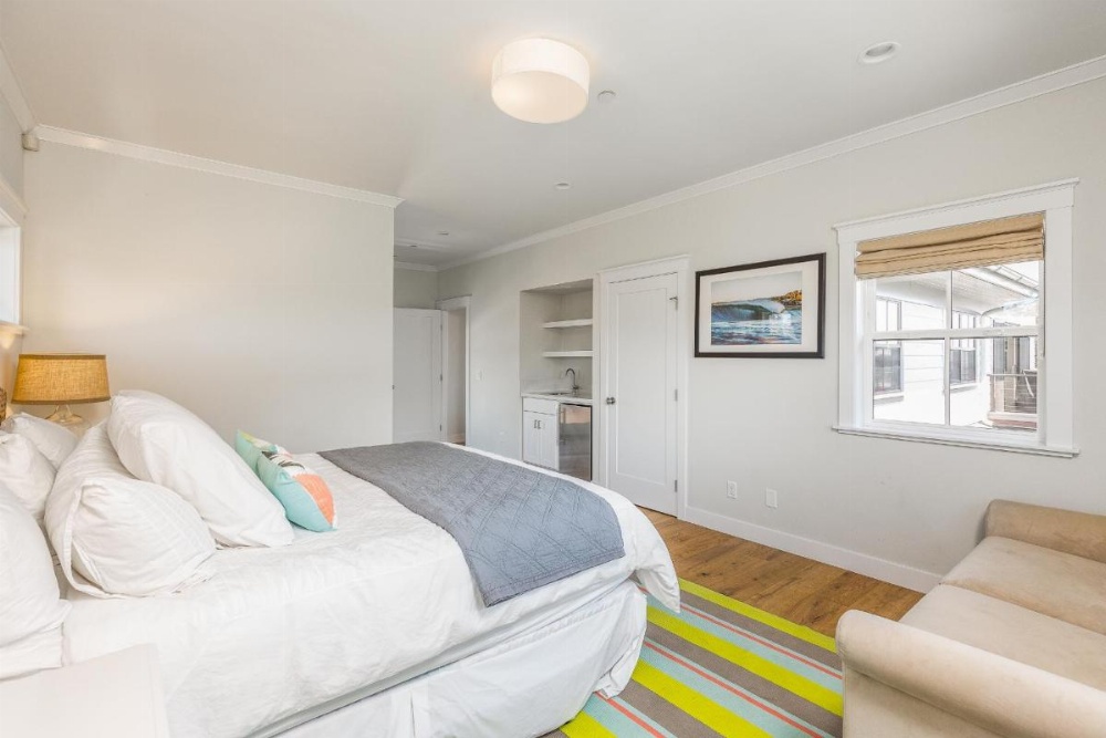 3440 Saint Deyns St House